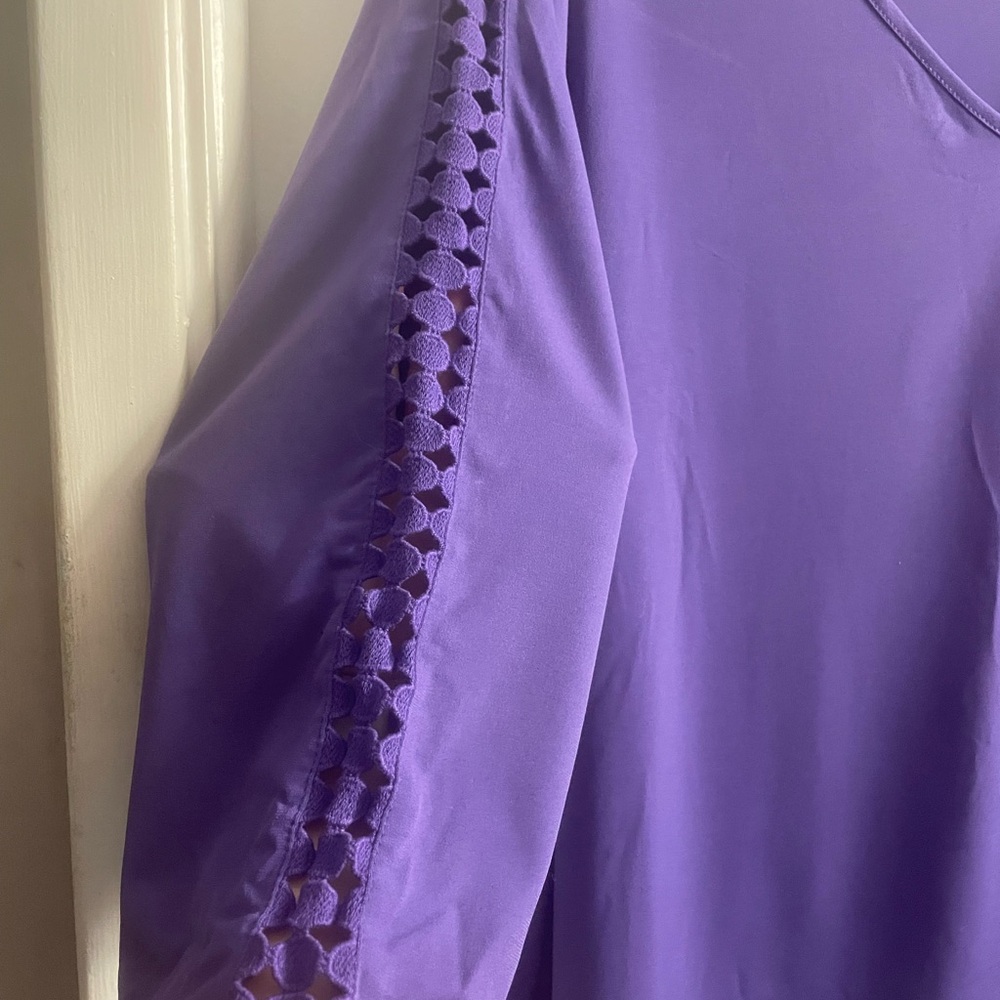 Susan Graver 2X 2XL Liquid Knit V-Neck Tunic 3/4 Sleeves w/Crocheted Cutouts - Picture 2 of 6